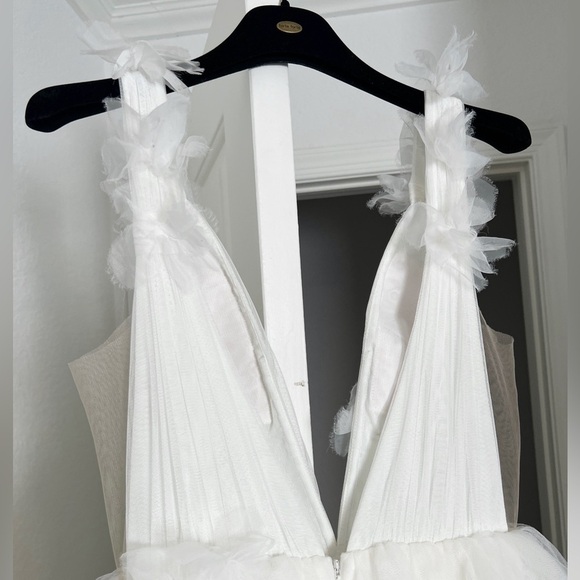 NEW Katie May Aurora Gown in Ivory - Picture 11 of 16